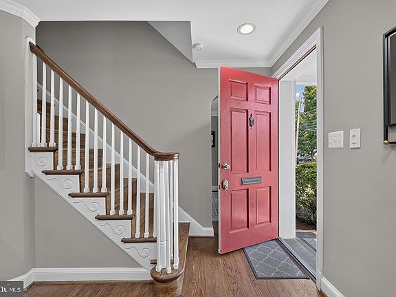 5th image of 212 Normandy Dr