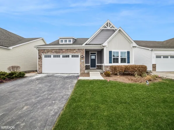 802 Bradbury Ln, Elgin, IL 60124