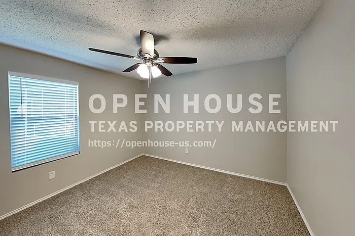 4900 Parkview Hills Ln — Photo 11