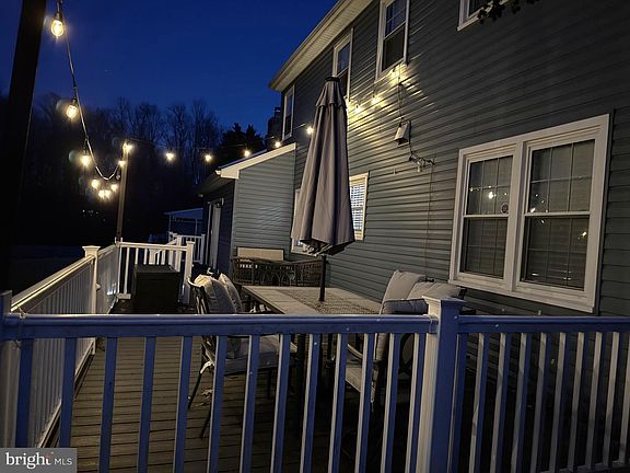 4th image of 222 Barberry Dr