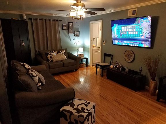 3rd image of 2512 Dora St