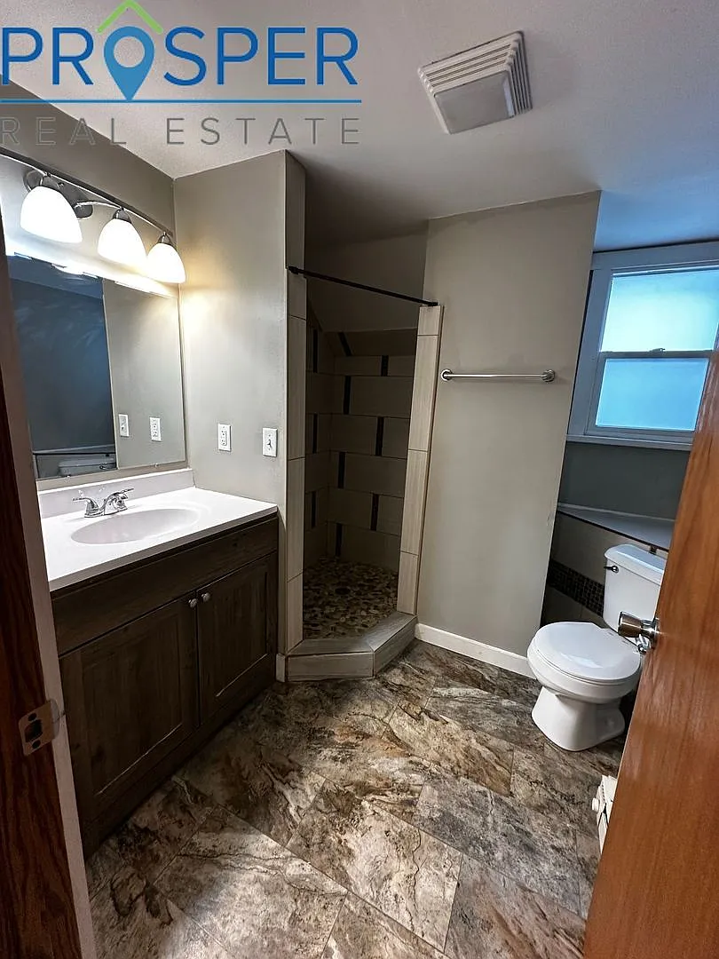 Charming 4 Bedroom House on Earl Street - Available June 2027 — Photo 4