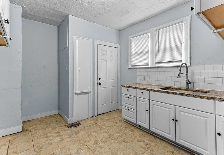 14814 Sussex St #1 — Photo 8