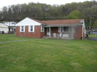 711 Oriole St, Richlands, VA 24641