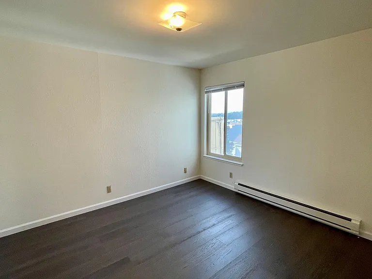 1336 Judah St #302 — Photo 12
