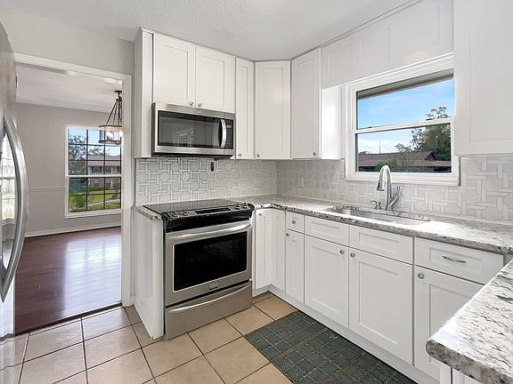4th image of 914 Quailridge Ct #C