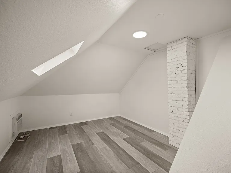 1627 E Desmet Ave — Photo 13