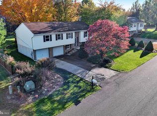 16 Knollwood Dr, Lititz, PA 17543