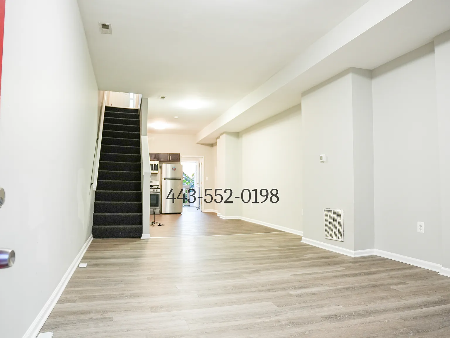 513 N Luzerne Ave — Photo 2