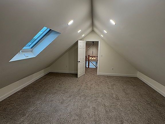 3rd image of 404 N Illinois St