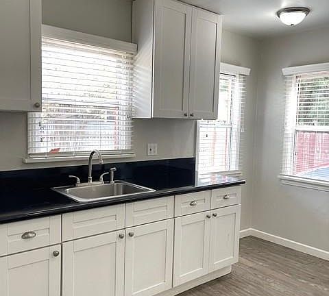 3rd image of 5516 Marmion Way
