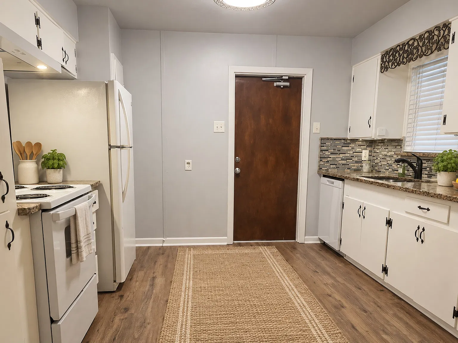 3 bed, 1164 sqft, $1,575 — Photo 3