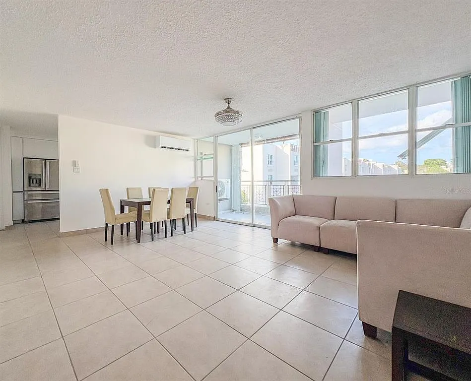 3 bed, 2.5 bath, 1600 sqft, $2,300 — Photo 3