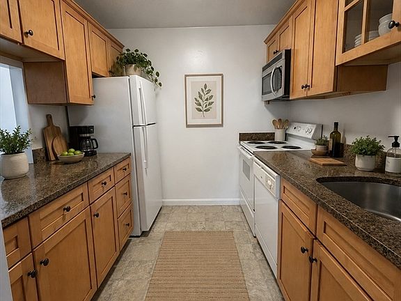 4th image of 2 Victory Rd APT 38