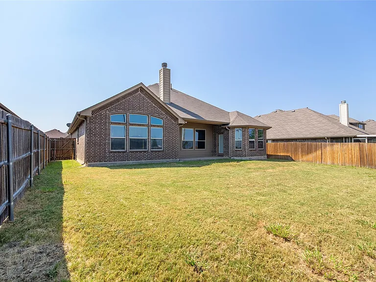 637 Peach Ln — Photo 22
