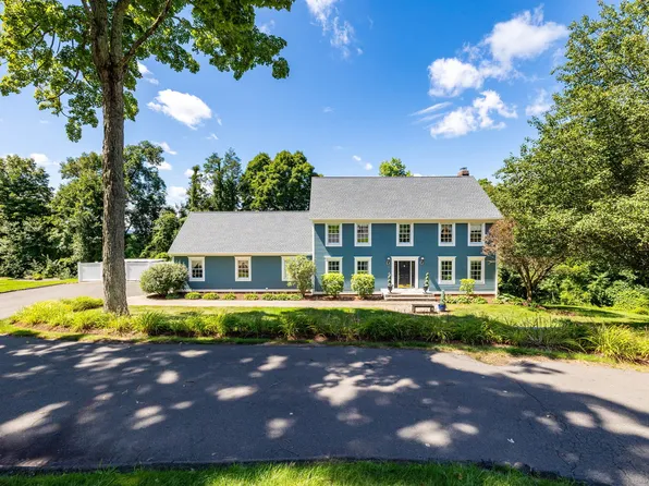 35 Forest Hills Drive, Farmington, CT 06032