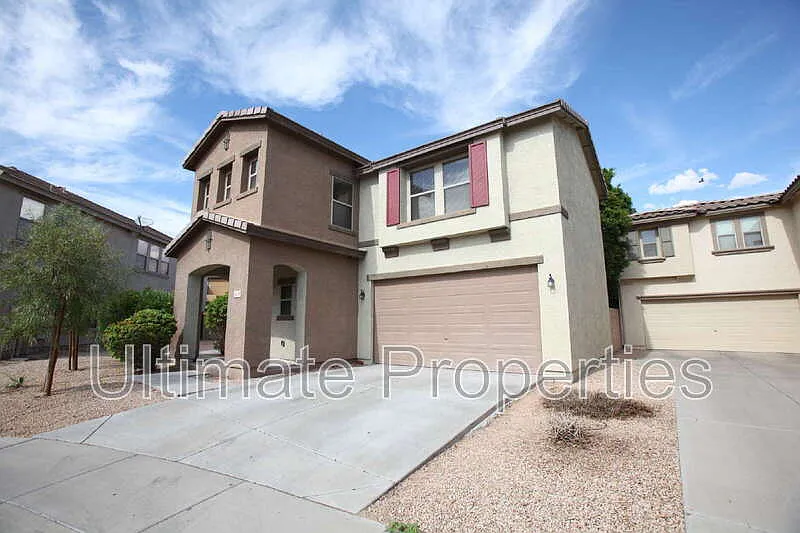 4 bed, 2.5 bath, 2205 sqft, $2,095 — Photo 1