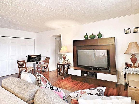 3rd image of 9229 Queens Blvd APT 5D