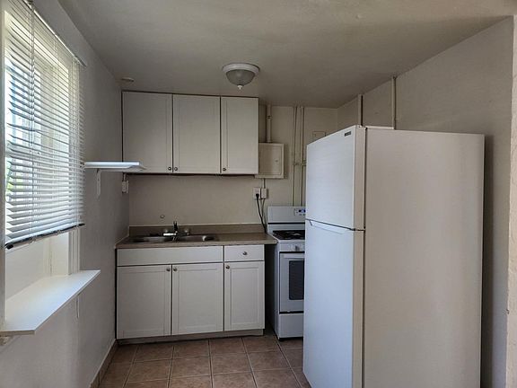 5th image of 117 E 33rd St #119-1