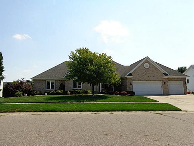 1st image of 913 Oneida Woods Trl