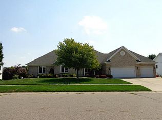 913 Oneida Woods Trl, Grand Ledge, MI