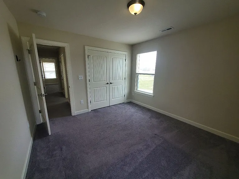 102 Stedman Ln W — Photo 17