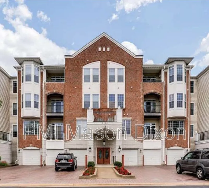 5920 Great Star Dr #204
