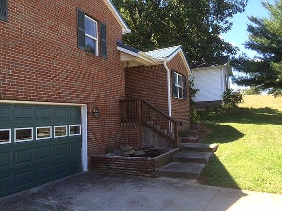 3rd image of 409 Sandstone Dr
