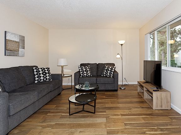 2nd image of 415 Adams St APT 9