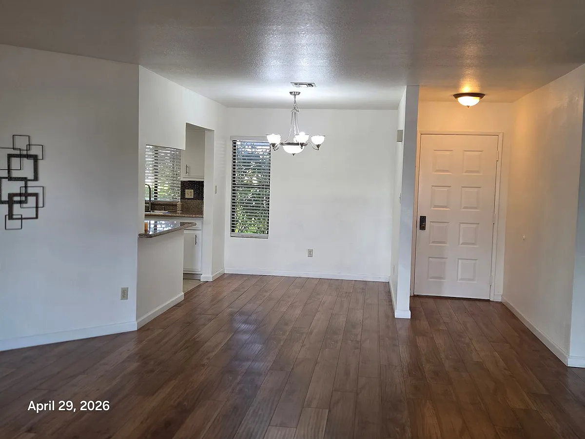 Photo 2 of 7 - 200 P St #A12 - Sacramento, CA Building Photo - 200 P St #A12