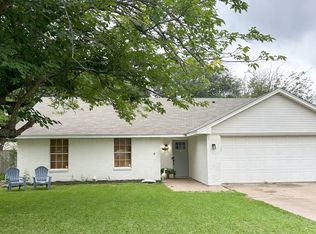 102 Bryn Mawr Ln, Waxahachie, TX 75165