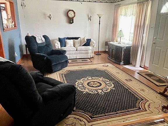 4th image of 42 Wandalee Ln