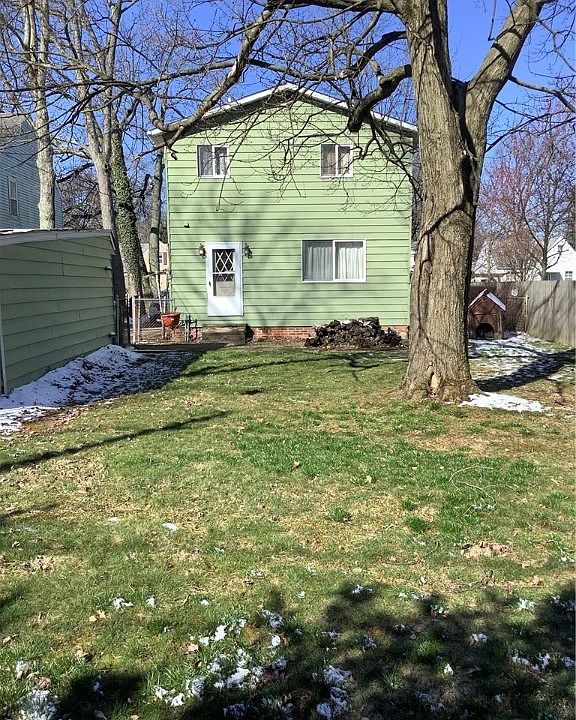 2nd image of 1089 Winston Rd