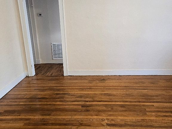 5th image of 2932 Alabama Dr