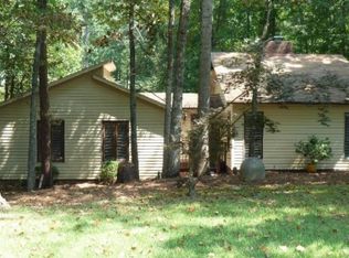 2410 Burnette Dr, Greensboro, NC 27406
