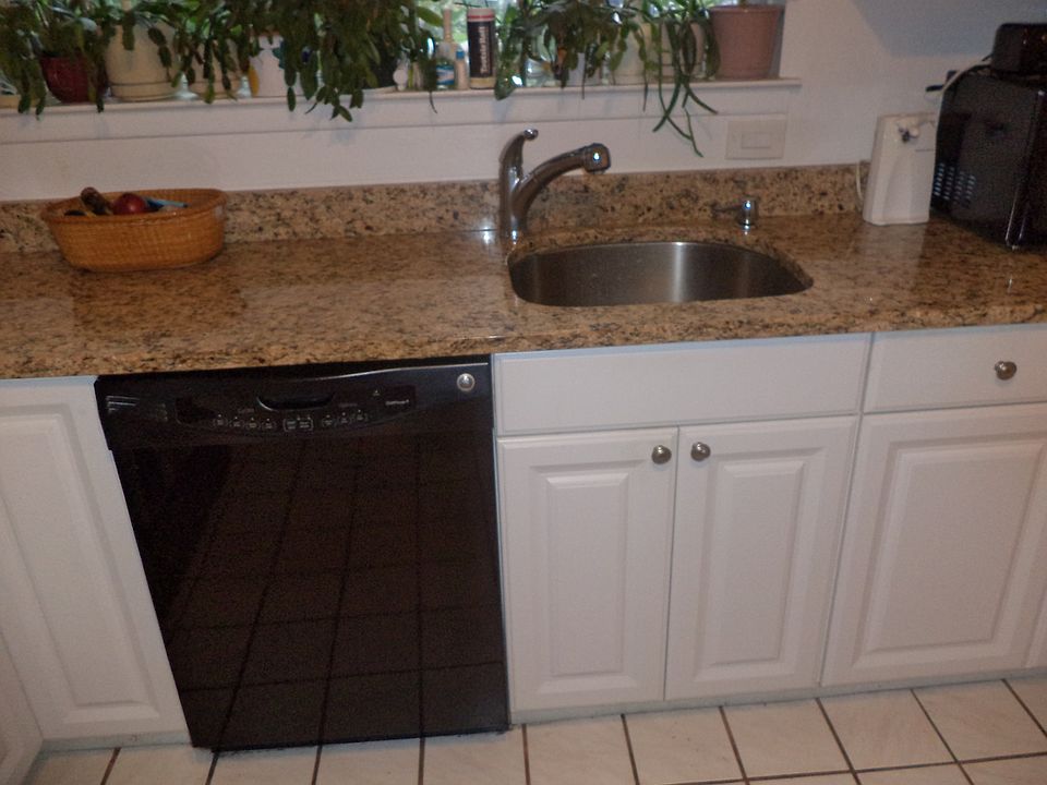 1st image of 1052 Village Dr
