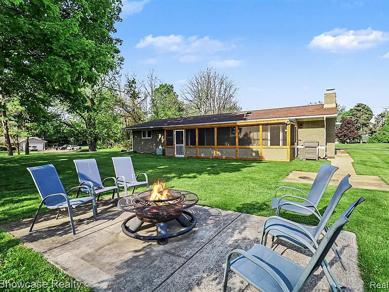 2572 Ridge Rd — Photo 24