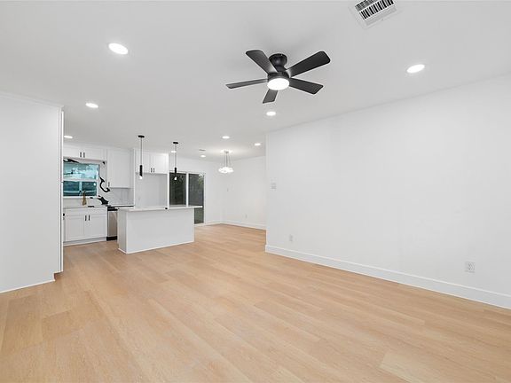 4th image of 5709 Langley Rd