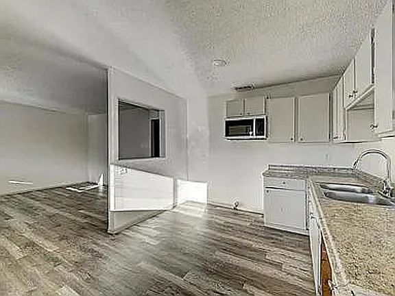 2nd image of 984 E Saxony Dr APT 18