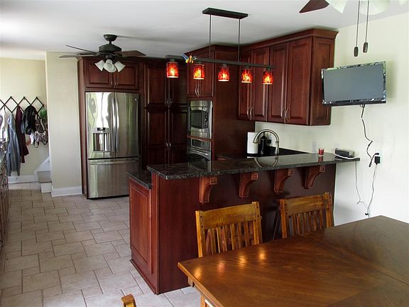 2nd image of 16 Woestina St