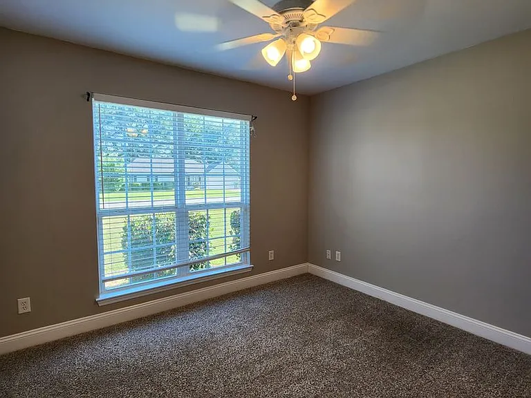 36 Eleanor Pl — Photo 8