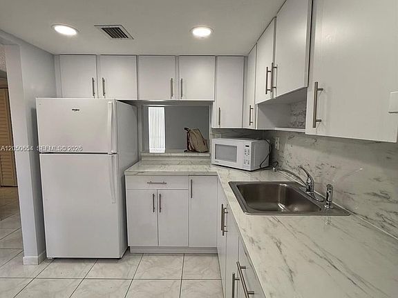 4th image of 1855 W 60th St APT 346-B