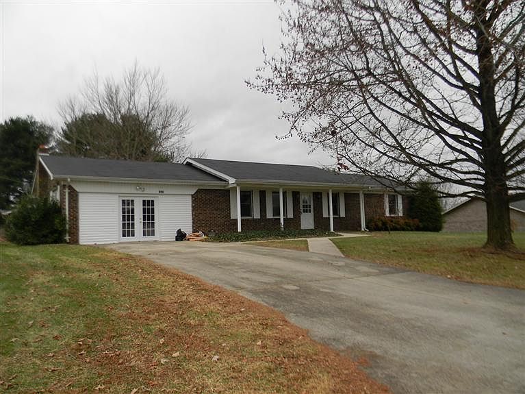1st image of 303 Stanton Ln