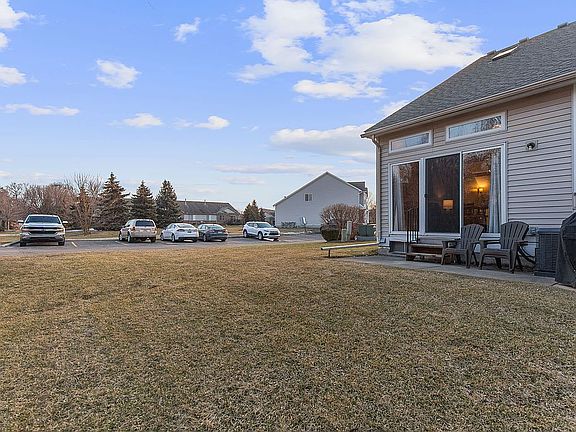 5th image of 50552 Woodbury Dr