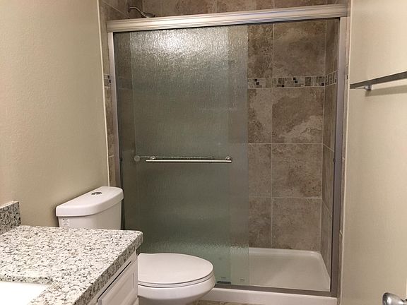5th image of 3018 Suncrest Dr APT 3