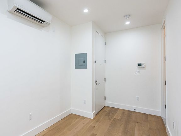 4th image of 87 Montrose Ave #3C