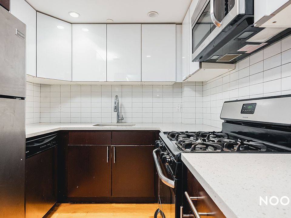 1st image of 90 Sullivan Pl #3I