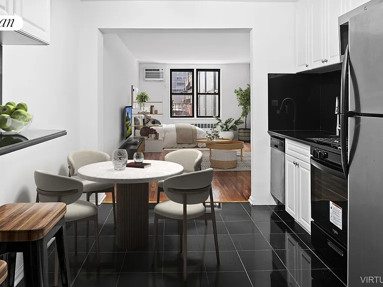 1420 York Ave #4L — Photo 3