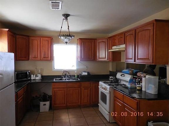 4th image of 4641 America St