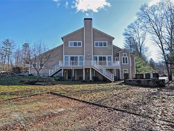4th image of 20 Louise Luther Dr
